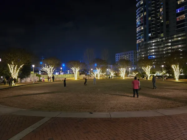 The Monday Briefing: Skyline Dreams and Holiday Scenes in the Queen City