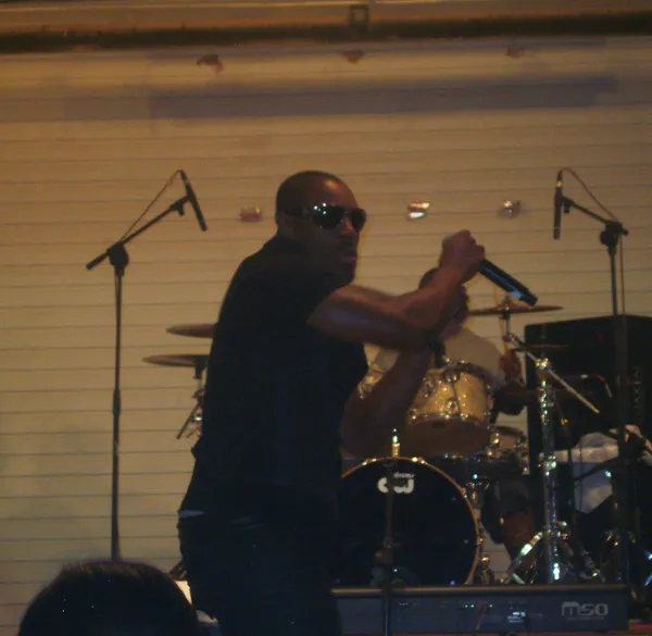 Live R&B at The Underground and Uptown Art Showcases Today